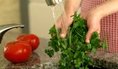 Apa de la robinet –  ar trebui să renunţăm de tot la ea?