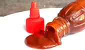 Cum să faci ketchup-ul să țină mai mult. Ingredientul pe care trebuie să-l adaugi în sticlă să-l folosești până la ultima picătură