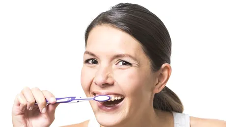 Tu ştii să te speli corect pe dinţi?