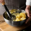 Ingredientul la care nu se gândește nicio gospodină să-l pună în piureul de cartofi, pentru cea mai cremoasă textură