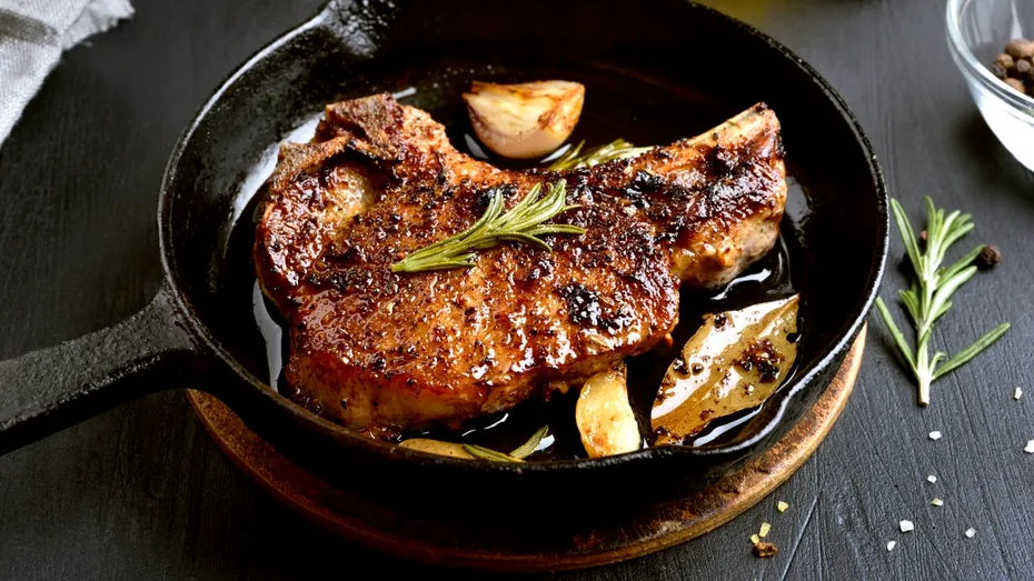 Ingredientul surpriză care face friptura să aibă gust ca la restaurant. Secretul unui steak perfect