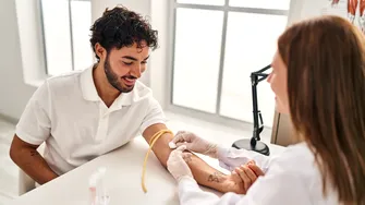 10 analize pe care medicii spun că ar trebui să le faci anual, chiar dacă te simți bine