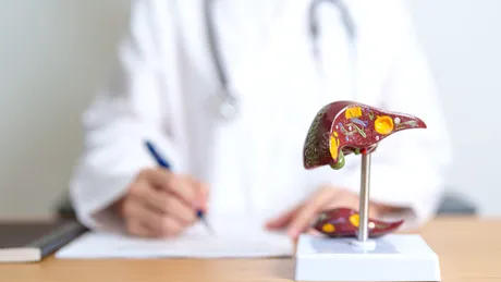Cinci semne care îți arată că ai putea suferi de boli hepatice. Atenție la sănătatea ficatului tău!