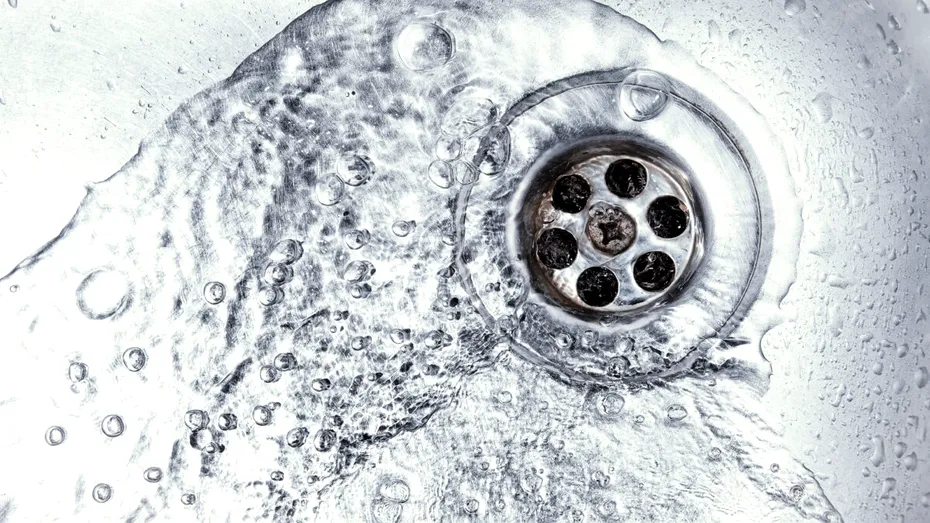 Cum să cureți și să parfumezi țevile de la bucătărie cu soluții naturale