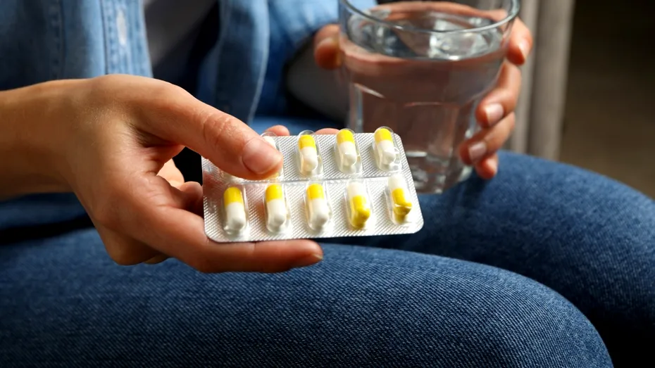 Atenție la medicamentele de zi cu zi. Aceste tratamente comune îți pot afecta somnul fără să îți dai seama