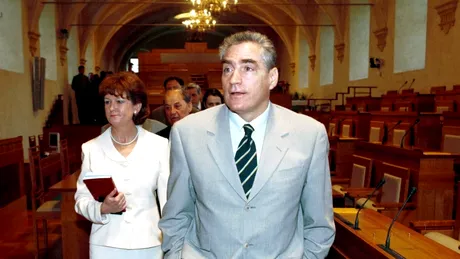 Ce pensie încasează Petre Roman la 80 de ani. Cu ce se ocupă fostul premier pentru a câștiga bani în plus