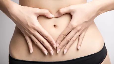 Uleiuri pentru buric: ritual tradițional de îngrijire cu beneficii surprinzătoare