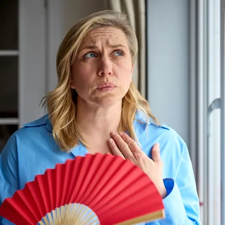 Perimenopauza: semnal de alarmă pentru inimă. 5 obiceiuri care reduc riscul de AVC