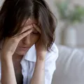 Amețeala și vărsăturile atunci când apar împreună: cauze, afecțiuni posibile și semnale de alarmă