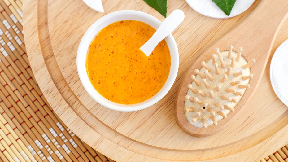 De ce apar firele albe și cum le prevenim? 3 ponturi utile