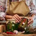 Cum faci castraveți în oțet? Rețeta murăturilor care rămân crocante până la primăvară