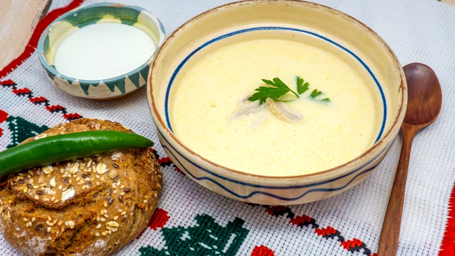 Cum se face ciorba de burtă tradițională. Rețeta cu smântână și ou