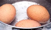 Câte ouă trebuie să mănânci pe zi să nu faci osteoporoză? Cercetătorii au descoperit numărul magic!