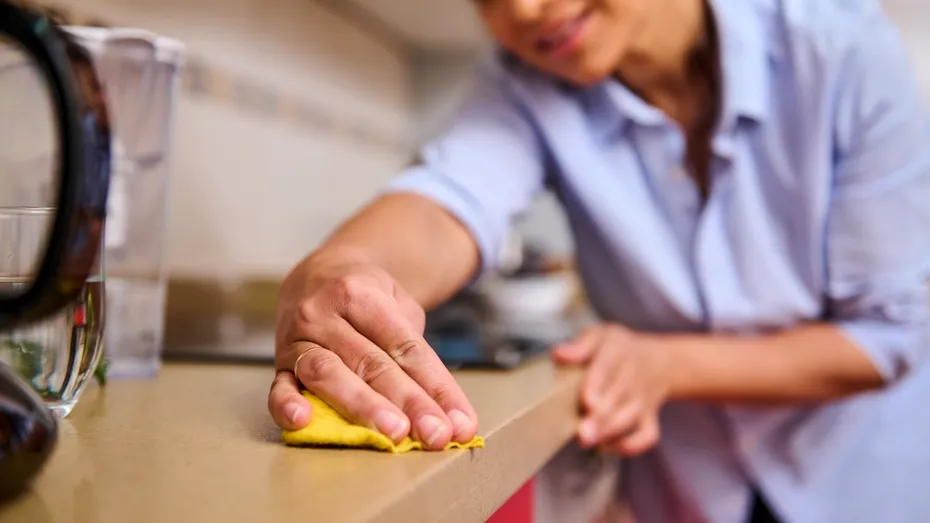 Pasta miraculoasă făcută în casă care înlătură grăsimea și petele încăpățânate – bucătăria ta va arata ca nouă