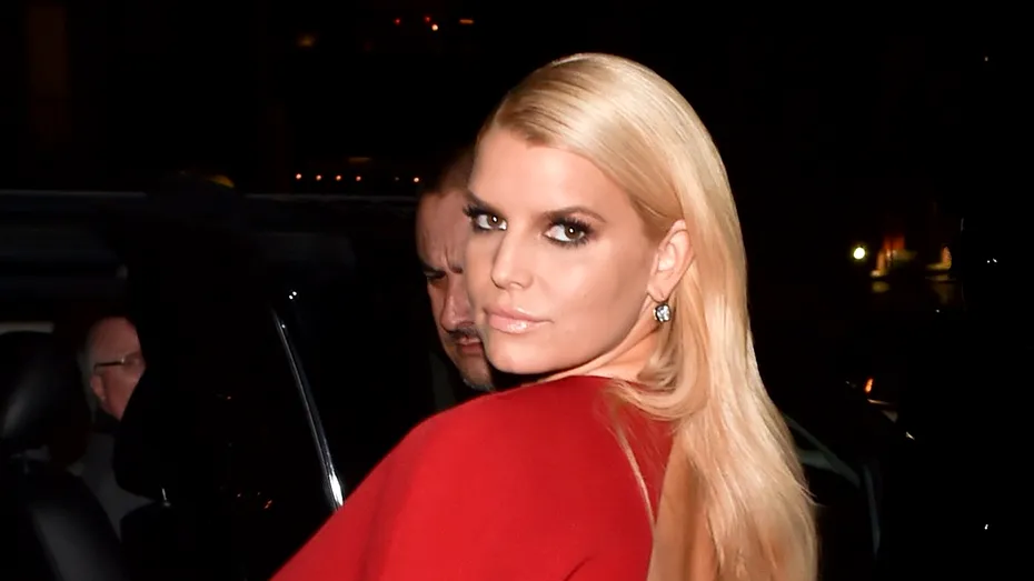 Cum a ajuns să arate Jessica Simpson după ce a luat pastile de slăbit timp de 20 de ani