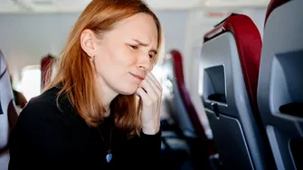 Călătorești cu avionul? Ce efecte are zborul asupra danturii și ce trebuie să faci chiar înainte de zbor și după aterizare