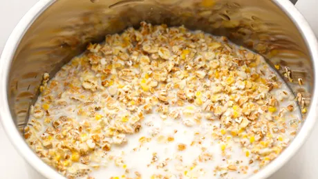 Ovăzul – superaliment sau capcană digestivă? Totul ține de cum îl prepari