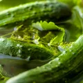 Secretul castraveților în oțet care rămân crocanți toată iarna. Ingredientul pe care gospodinele cu experiență nu îl omit niciodată