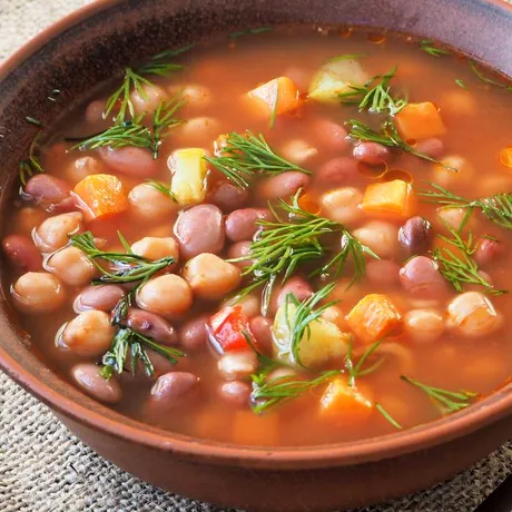 Rețeta pentru supa centenarilor din Sardinia. Ce să mănânci la prânz să ajungi la 100 de ani