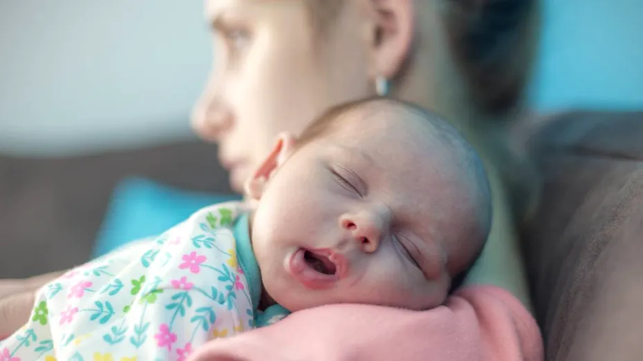5 probleme de sănătate după naștere pe care proaspetele mame le ignoră. Medicul avertizează: „Nu sunt simptome pe care trebuie să le suportați”
