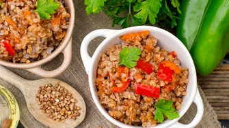 Cu ce să înlocuiești orezul în dietă. Alimentul care ține glicemia sub control, este ușor de digerat și nu conține gluten