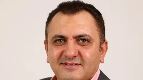 Vrei să-ți pui cercei în urechi? Pot apărea complicații medicale! Dr. Yasser Aboudan explică