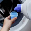 Detergent lichid, pudră sau capsule? Care spală mai bine hainele