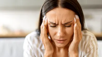 Scapă de durerea de cap fără pastile. Două băuturi naturale care sunt eficiente