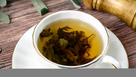 Ceaiul minune care ajută la arderea grăsimilor și vindecă infecțiile | Lidia Fecioru, bioenergoterapeut: „E amar ca fierea, dar foarte bun...”