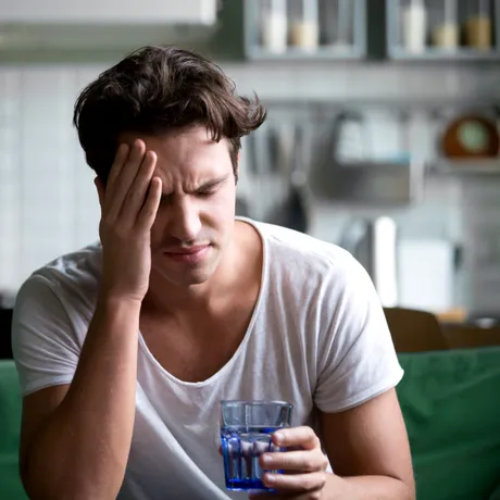 Diete care pot provoca migrene severe, din cauza carențelor