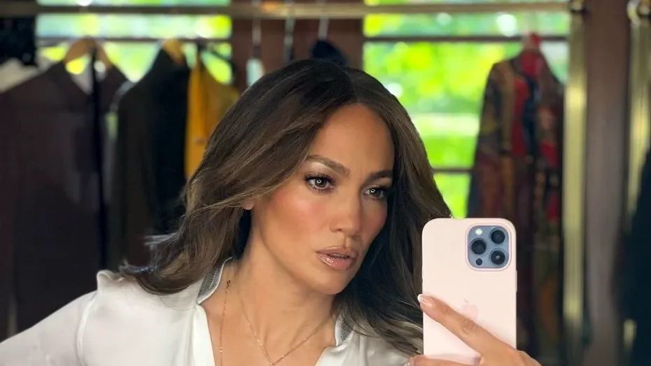 Dieta lui Jennifer Lopez. Ce mănâncă la 54 de ani pentru o siluetă impecabilă