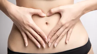 Uleiuri pentru buric: ritual tradițional de îngrijire cu beneficii surprinzătoare