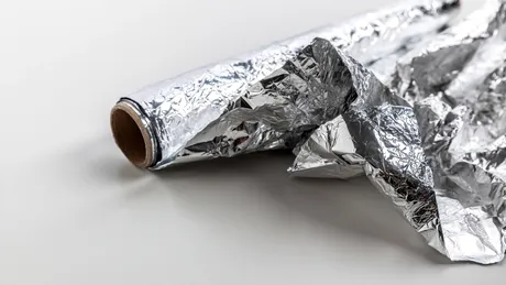 Unde trebuie să păstrezi folia de aluminiu pentru a nu se deteriora. Greșeala pe care o fac multe persoane în bucătărie