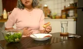 Credea că balonarea de după masă este provocată de gaze. După doi ani, investigațiile au arătat o problemă gravă