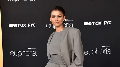 Eleganță la superlativ pe covorul roșu, inspirată din garderoba masculină