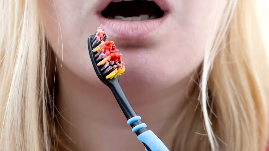 Semnul că dinții tăi sunt în pericol. La ce să fii atent când te speli pe dinți