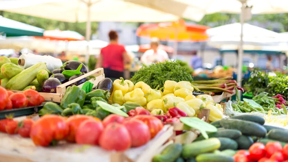 Leguma de 10 lei kilogramul la piață din care poți face aceste salate delicioase! Sunt perfecte pentru vara aceasta