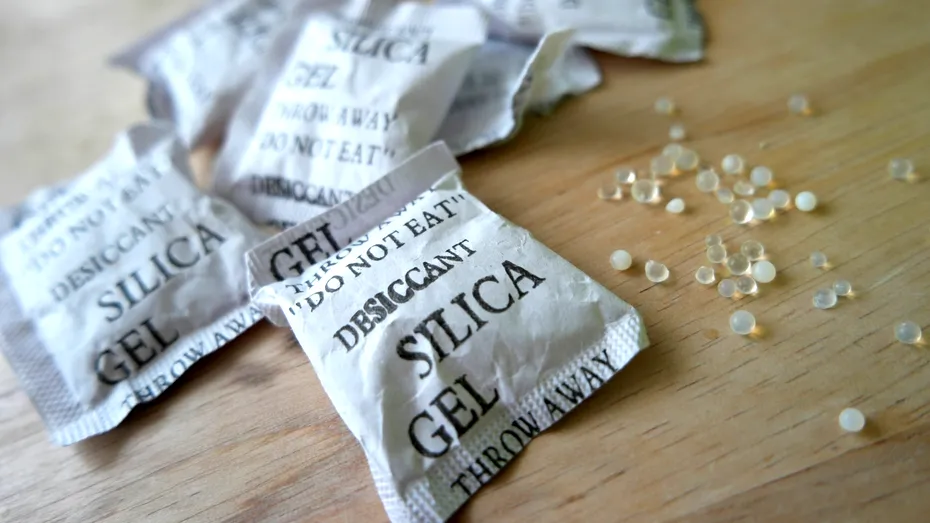 Ce sunt pliculețele de silica gel și cum le poți folosi în casă. NU le mai arunca, sunt super utile!