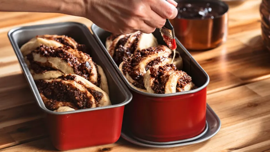 Cozonac cu aluat opărit. Rețeta tradițională pentru un cozonac pufos și care nu se usucă