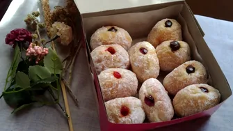 Cum să faci Bomboloni, celebrele gogoși italiene. Rețeta pas cu pas