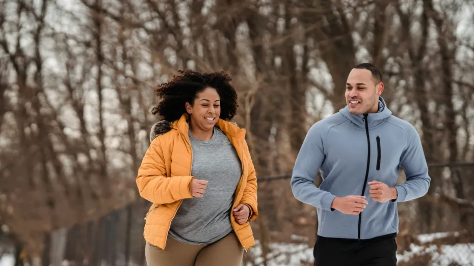 De ce bărbații trebuie să facă de două ori mai multă mișcare decât femeile. Recomandarea care ar putea salva vieți