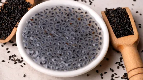 Semințe care acționează ca un „scrub” pentru stomac. Sunt bune pentru calmarea tractului digestiv și curățarea colonului