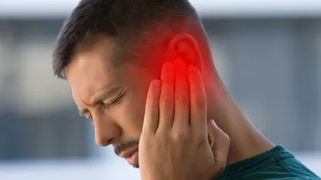 De ce apare durerea de ureche atunci când avem probleme cu dinții. Legătura mai puțin cunoscută dintre afecțiunile dentare și durerile de urechi