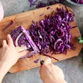 Varză roșie murată la borcan. Rețeta simplă pentru o garnitură crocantă și aromată