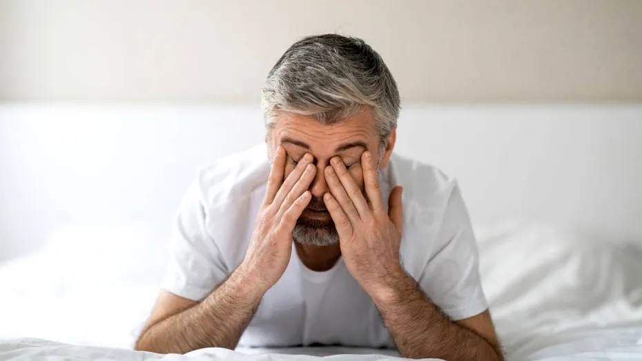 Obiceiul inofensiv care are consecințe grave asupra sănătății ochilor. Crește riscul de infecții și chiar de glaucom