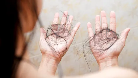 Cum să desfunzi corect cada de baie? 5 metode eficiente pentru oricine