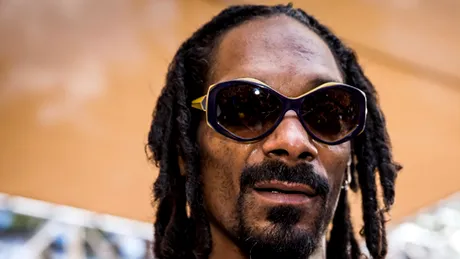 Snoop Dogg, bunic la 43 de ani!
