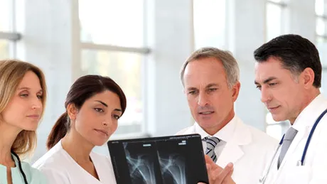 Specialişti de renume din domeniul neurochirurgiei şi neurologiei din Istanbul vin la Bucureşti