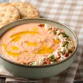 Secretul culinar al grecilor. Aperitivul cremos pe care îl prepară în doar 5 minute