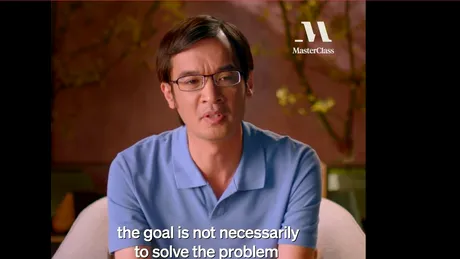 Cel mai deștept om din lume are 48 de ani, nu se stresează și nu ridică vocea niciodată. Coeficientul lui de inteligență e 230